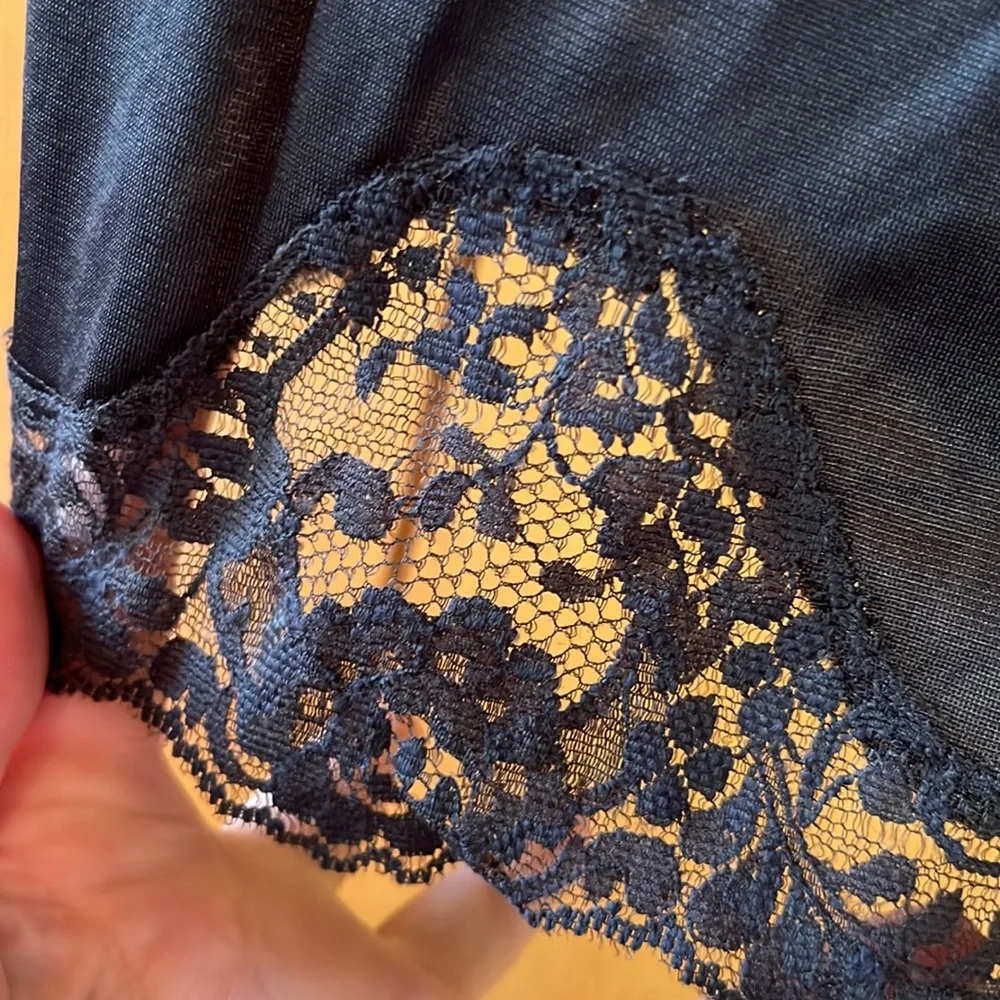 VINTAGE USA MADE Body Lites 30” Slip Size Large black lace trim long slit EUC - Picture 2 of 6